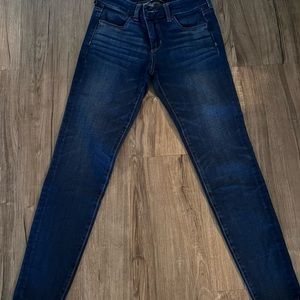 AMERICAN EAGLE SUPER SUPER STRECH X4 SIZE 4